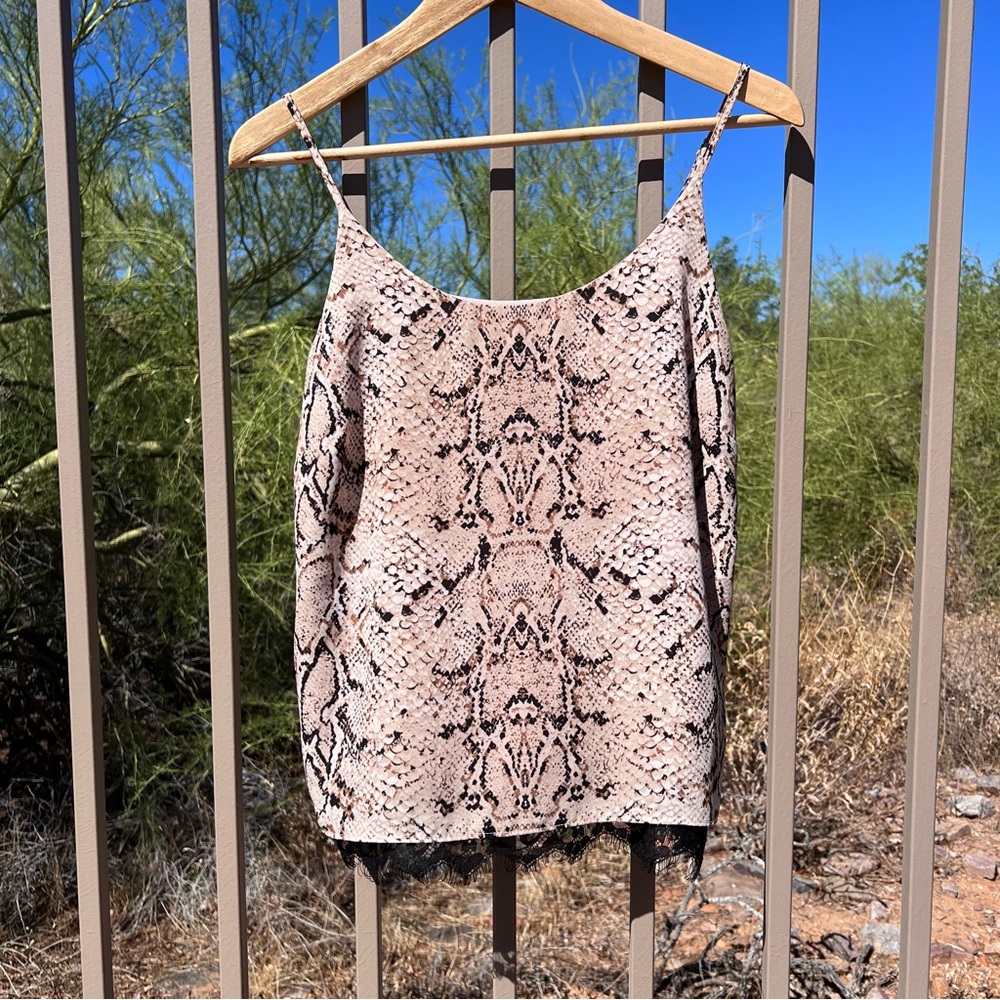 ⬇️💲RACHEL ZOE Women’s Cami Top Size S Color Black, Beige Snake Skin Pattern